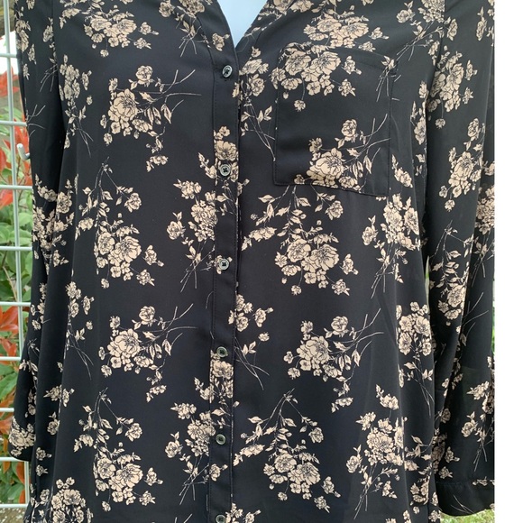 Floral button up - Picture 5 of 5